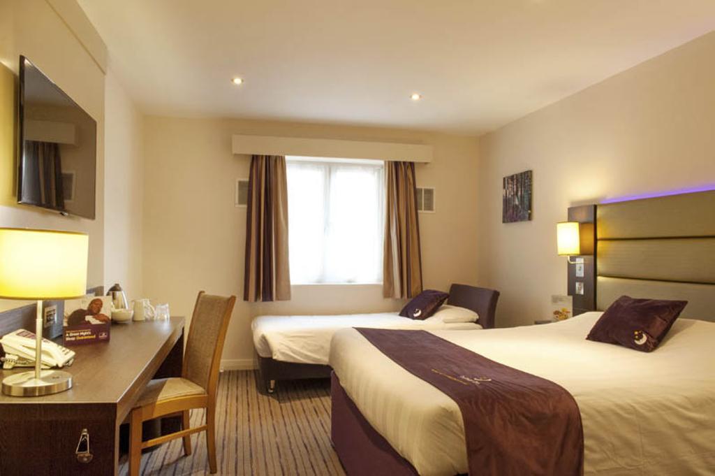 Premier Inn Birmingham City Centre Broad Street Exterior foto