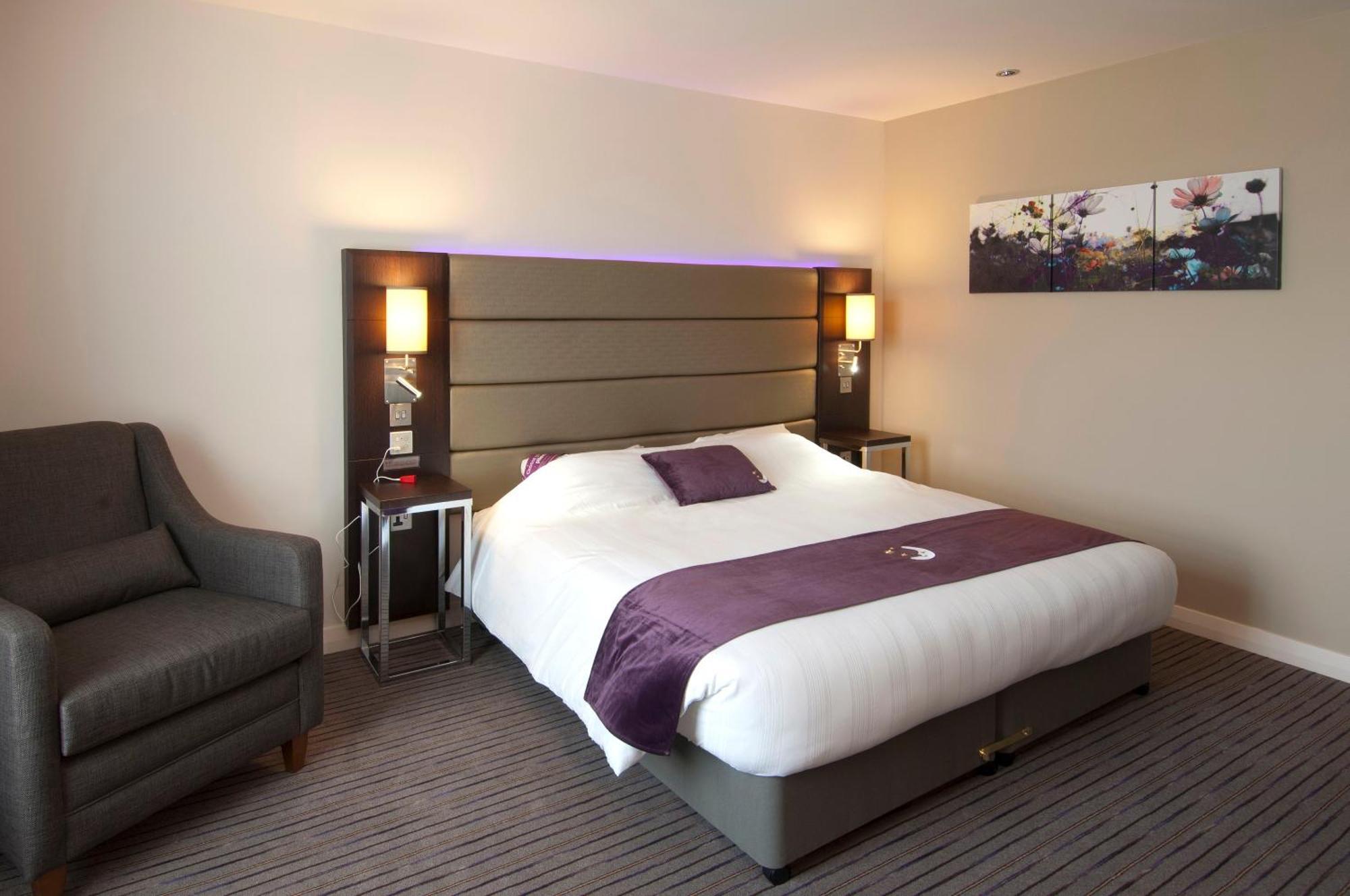 Premier Inn Birmingham City Centre Broad Street Exterior foto